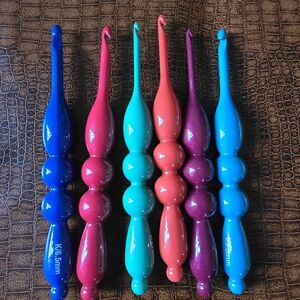 Colorful Crochet Hooks Set